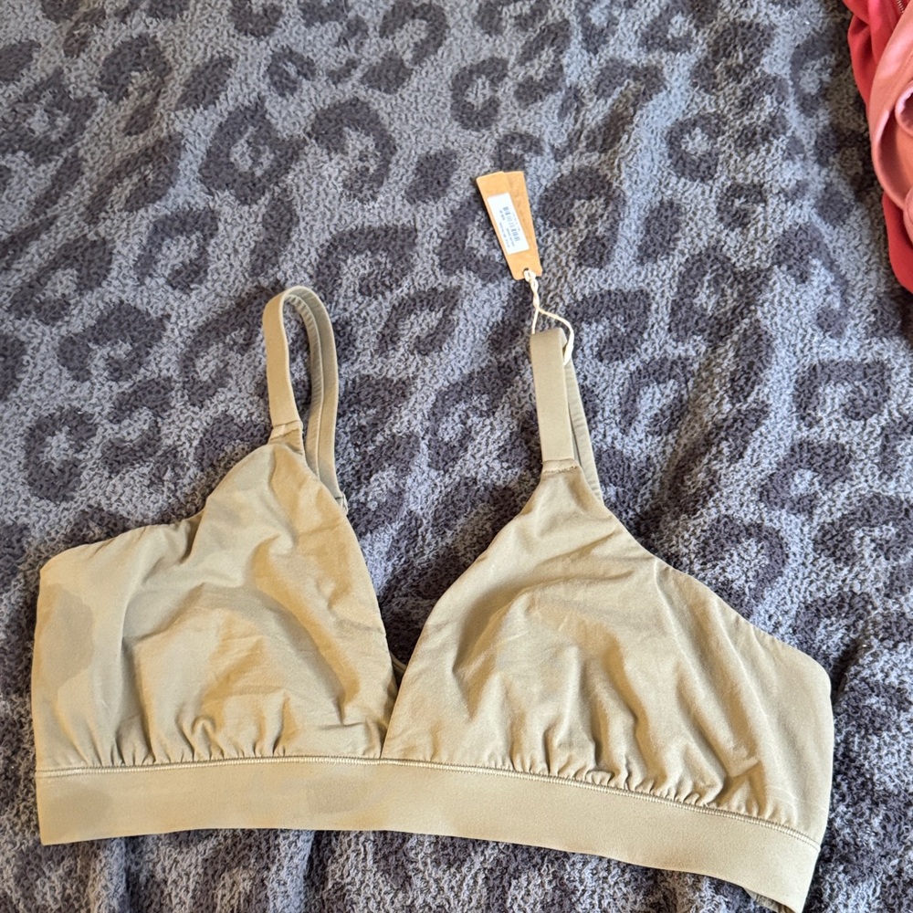SKIMS Soft Smoothing Desert Bralette